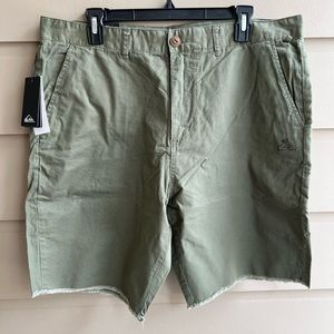 QUICK SILVER , Kalamata Olive Logo Pocket Balimo Shorts size 36